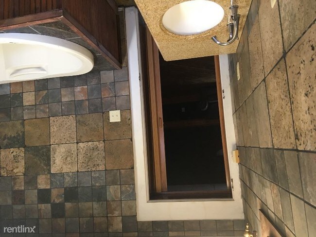 Foto del edificio - 1 br, 1 bath Apartment - 102 Richmond st