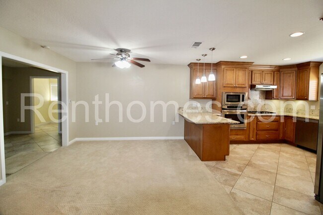 Building Photo - 16449 Felice Dr