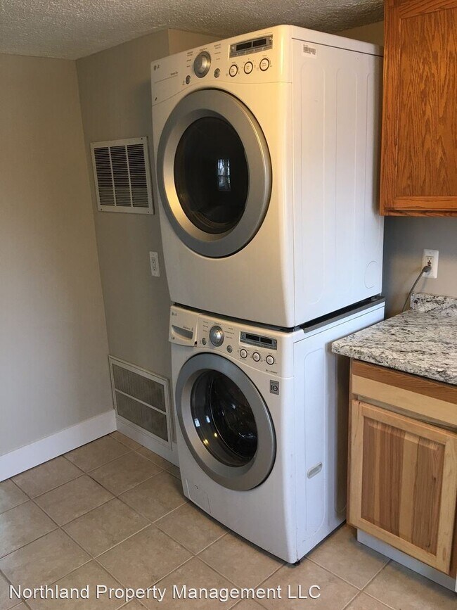 Foto del edificio - 3 br, 1 bath House - 3843 Franke Rd