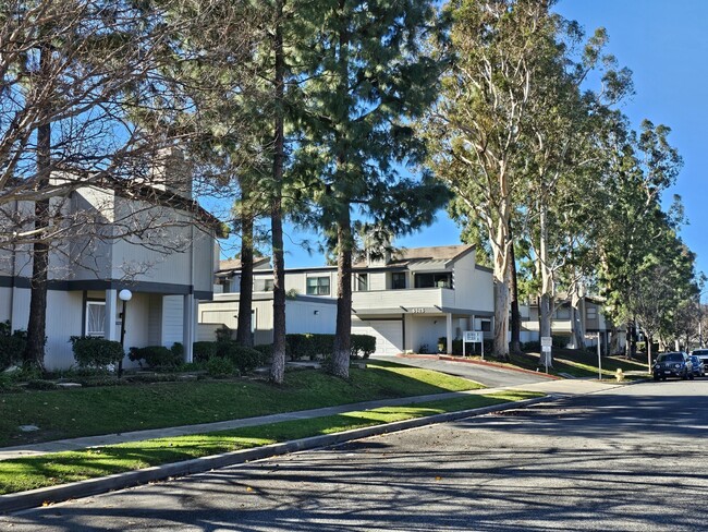 Building Photo - 6524 Stoney View Ln