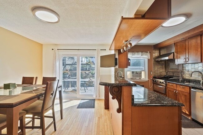 Photo - 3508 Givernaud Terrace House