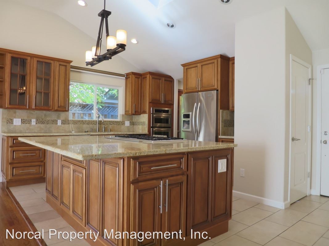 Primary Photo - 3 br, 2 bath House - 2416 Dolphin Dr