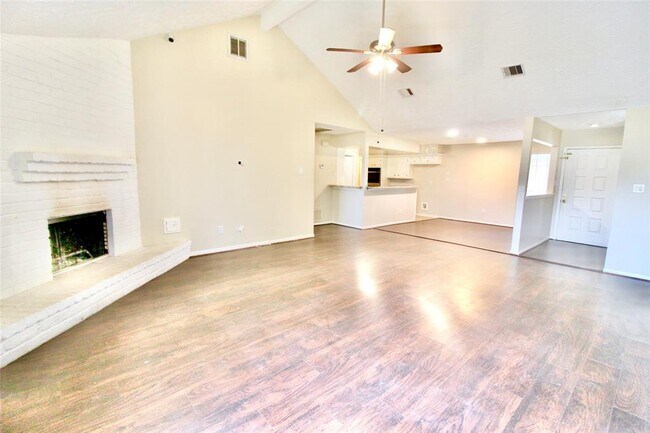 Building Photo - 15830 Alta Mesa Dr