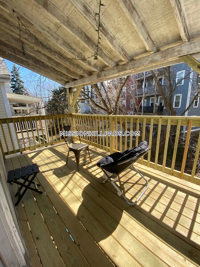 Foto del edificio - 74 Hillside St