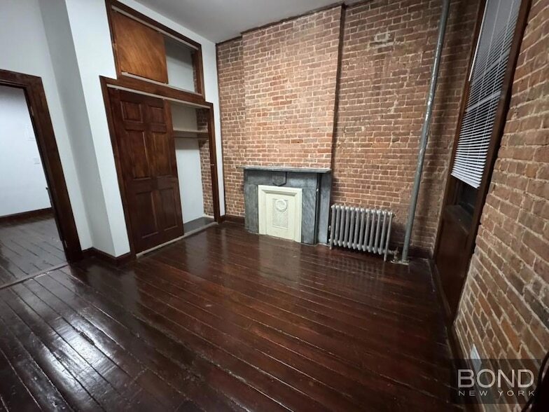 Foto del edificio - 355 W 47th St