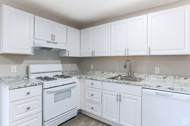 2BR, 1BA - 850SF - Kitchen - Wyndham Hill Apartments