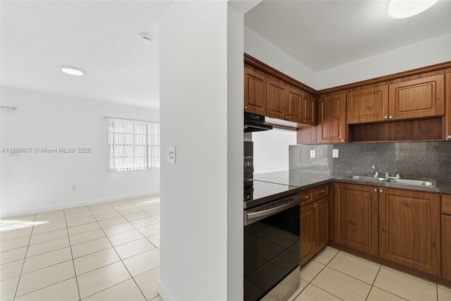 Foto del edificio - 624 NW 11th St