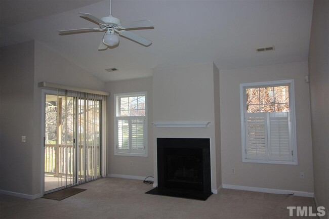 Foto del edificio - 2421 Wellington Ridge Loop
