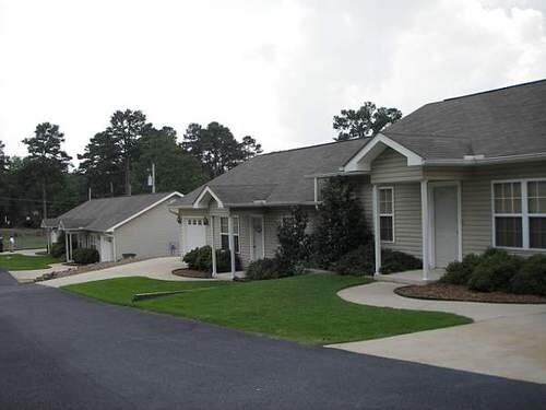Primary Photo - 2025 Lakeshore Dr