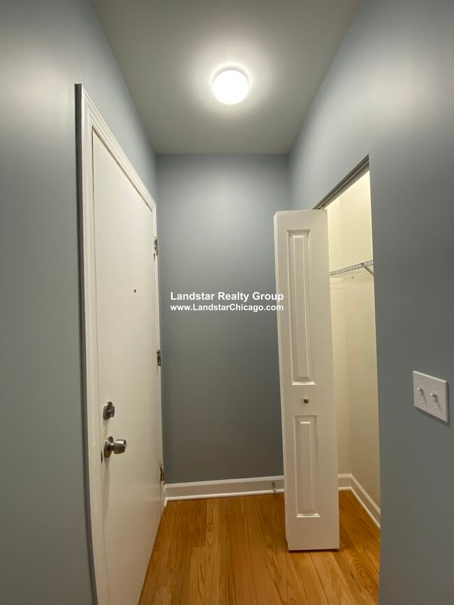 Foto del edificio - 1645 W Pratt Blvd