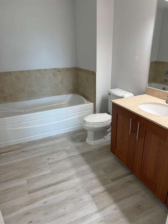 Building Photo - 1300 Ponce de Leon Blvd