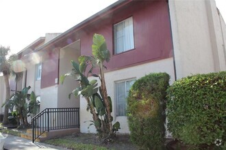 Building Photo - 3832 N Lake Dr