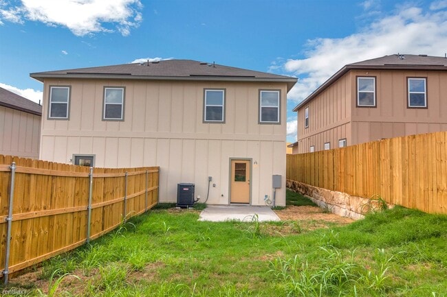 Building Photo - 3 br, 2.5 bath Townhome - 126 Peruna Drive