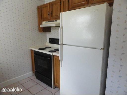 Building Photo - 689 Laurie St