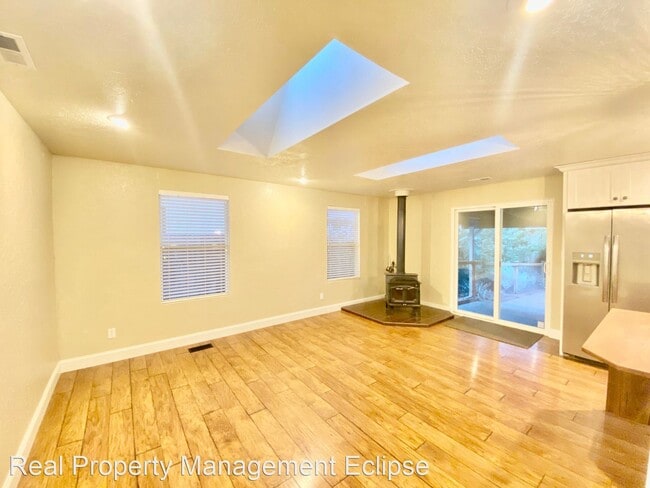 Building Photo - 3 br, 2 bath House - 11623 40 Dr. SE