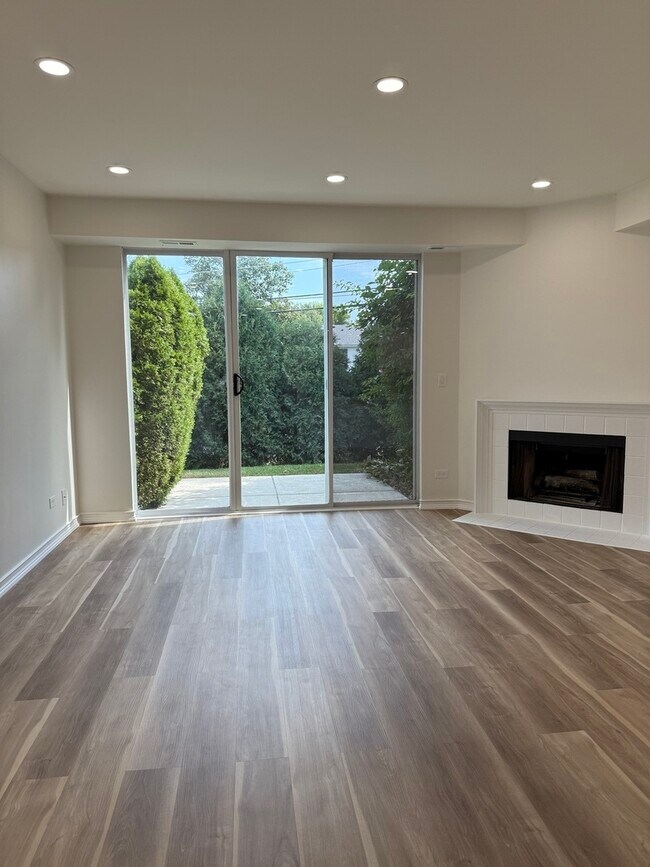 Foto del edificio - 7825 Darien Lakes Dr