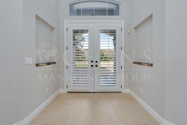 Foto del edificio - Stunning RIVERFRONT Pool Home with New Pri...