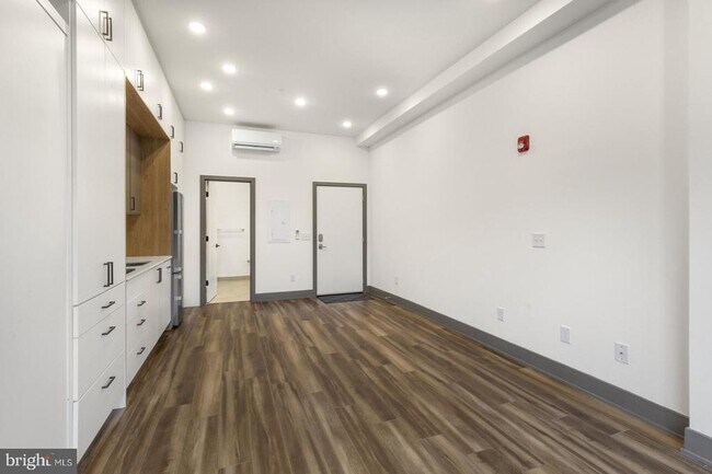 Foto del edificio - 1935 E Hazzard St