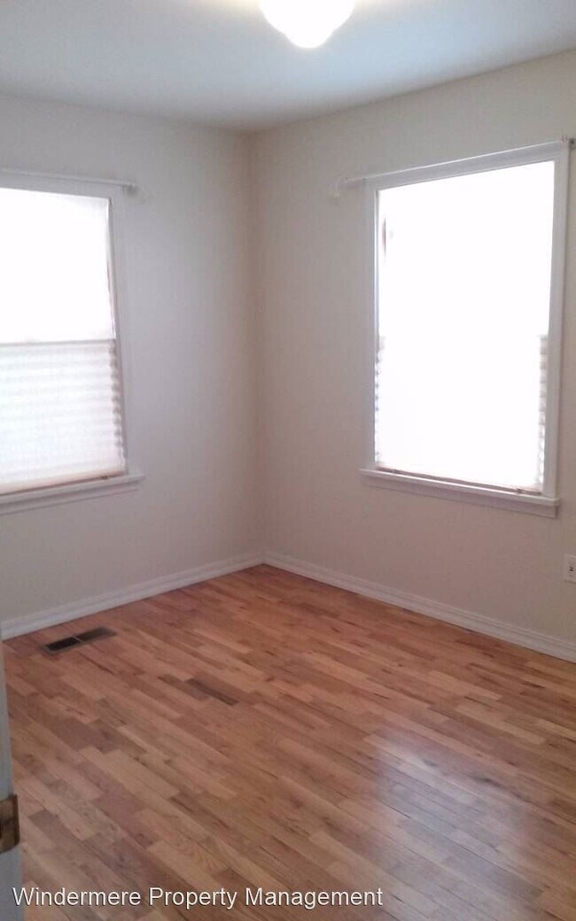 Foto del edificio - 3 br, 1 bath House - 32 SW 10th St