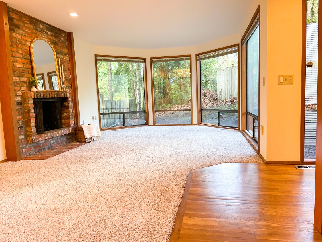 Photo - 4615 Island Crest Way (Mercer Island, WA)