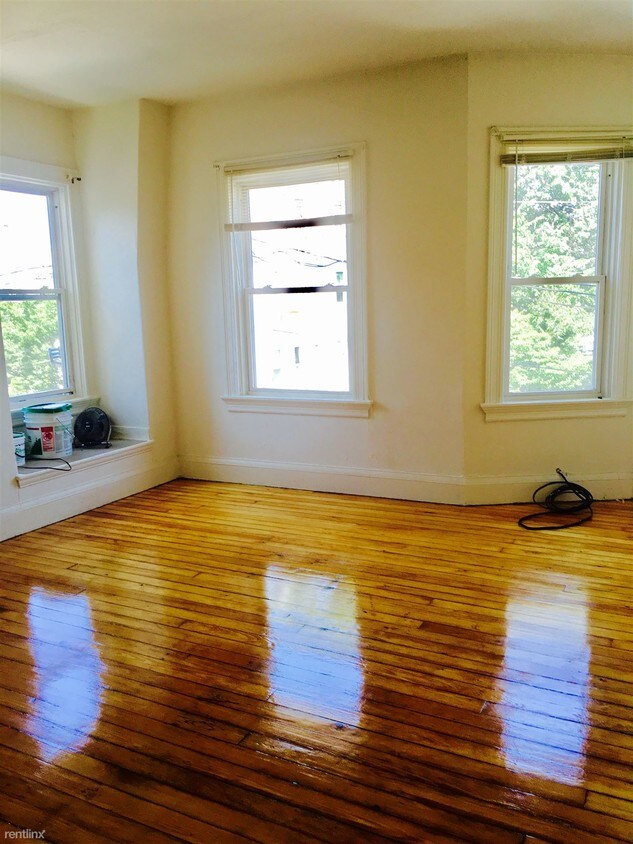 Primary Photo - 65 Medway St