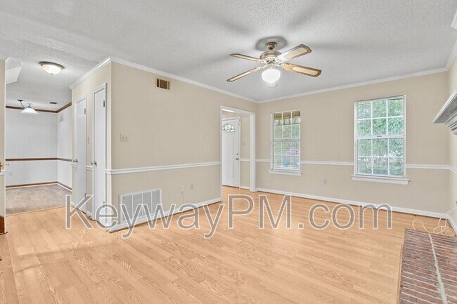 Building Photo - 322 Lamplighter Ln