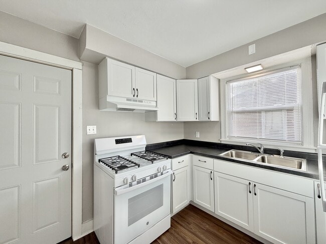 Foto del edificio - 1306 Copeland Ave