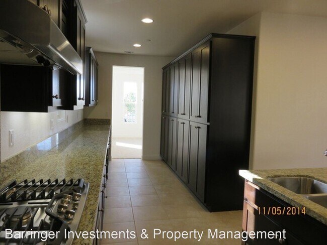 Foto del edificio - 5 br, 3 bath House - 960 S Shields Ave