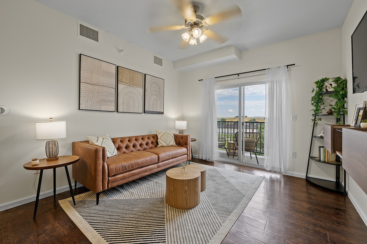 Primary Photo - Gateway Apartments