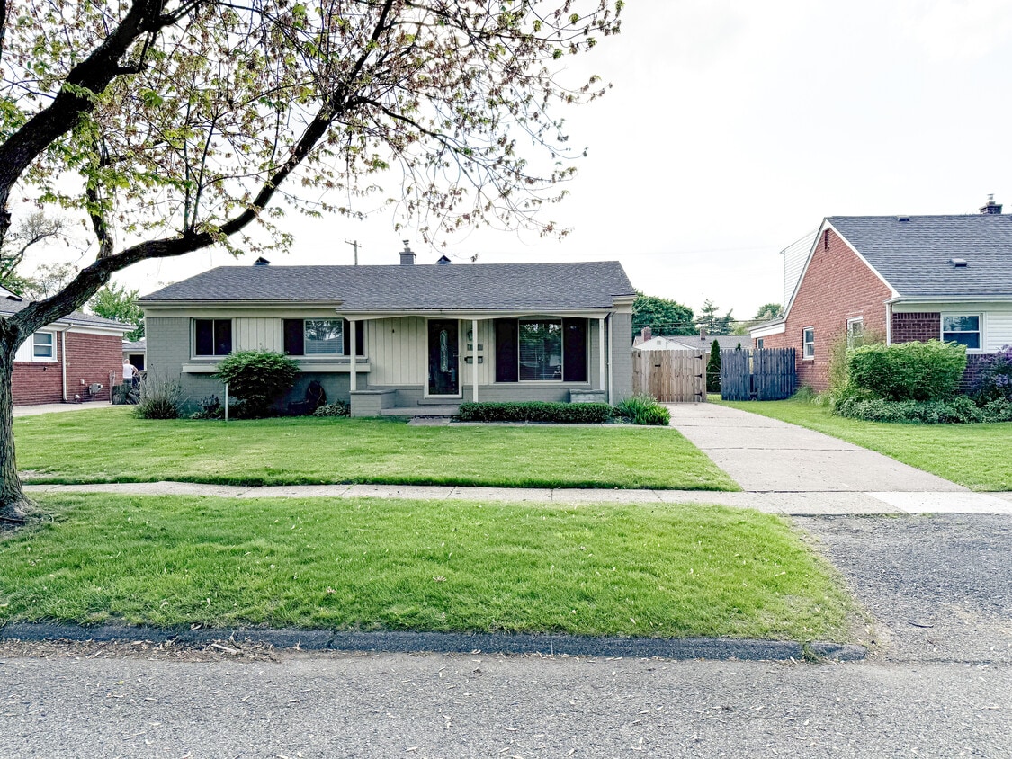 Primary Photo - 47337 Winthrop St