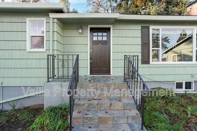 Foto del edificio - 1025 Terrace Dr NW