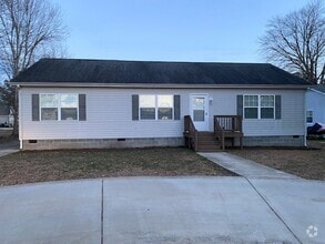 Building Photo - 3089 N Riverside Dr