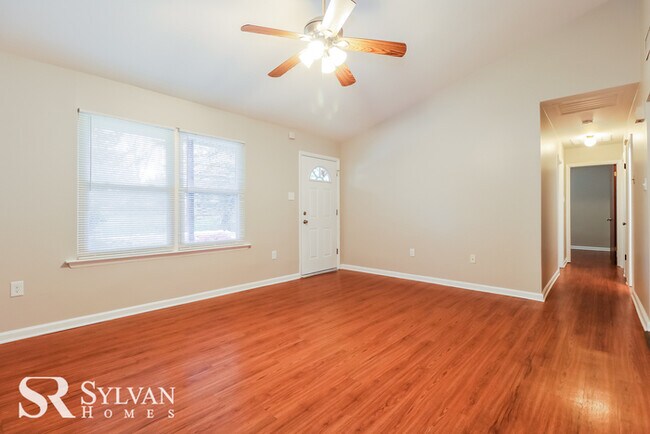 Foto del edificio - Beautifully updated 3 bedroom rancher!