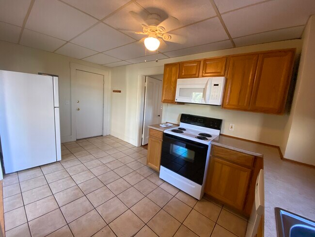 Foto del edificio - 547 White Mountain Hwy