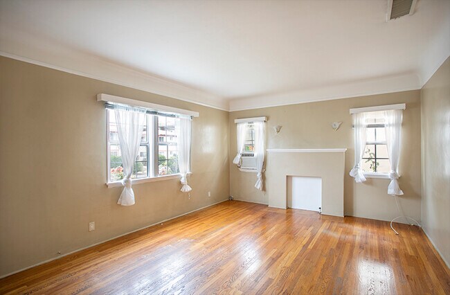 Building Photo - 217 S Olive Ave
