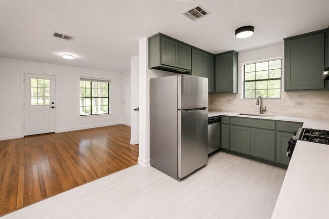 Foto del edificio - 4001 Maplewood Ave