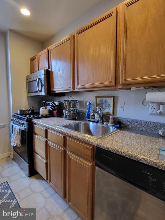 Building Photo - 135 S 19th St