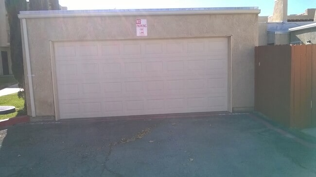 Building Photo - 44200 Kingtree Ave