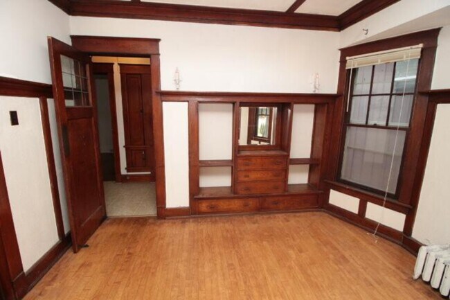 Building Photo - 2732-34 N Cramer St