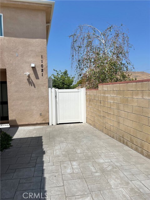 Foto del edificio - 11021 Whitegate Ave