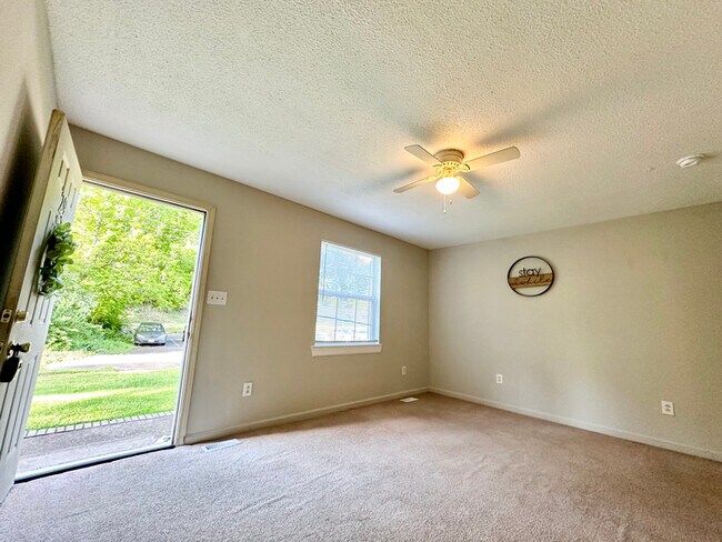 Foto del edificio - 102 Carter Sells Rd