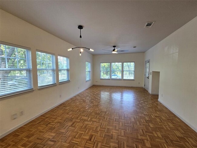 Foto del edificio - 2108 E 14th St