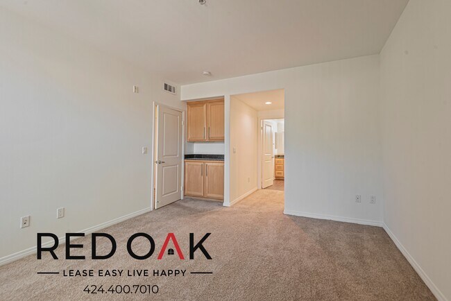 Foto del edificio - ~1 Month FREE~ Welcoming Two Bedroom with ...