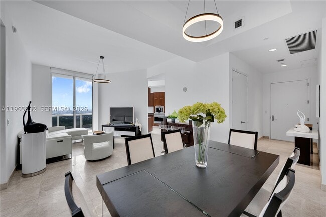 Foto del edificio - 16001 Collins Ave