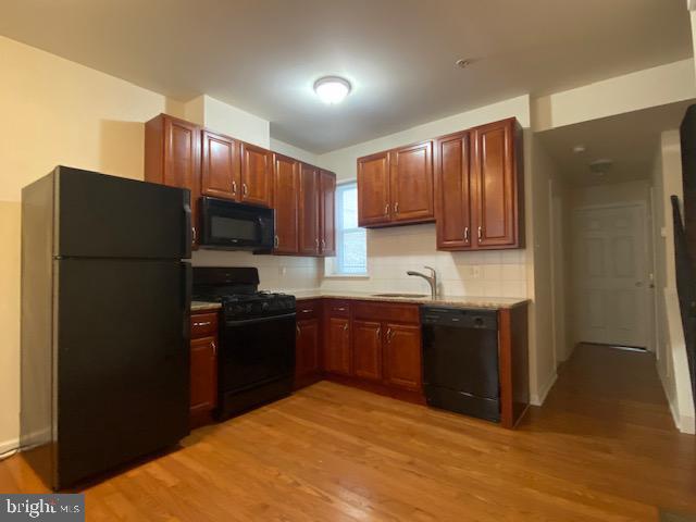 Building Photo - 2919 W Girard Ave