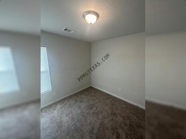 Building Photo - 15724 Del Norte Dr