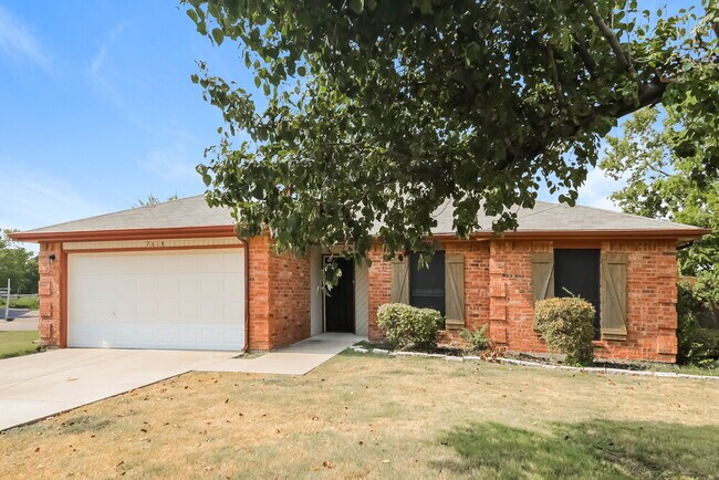 Foto del edificio - 7618 Creek Wood Dr