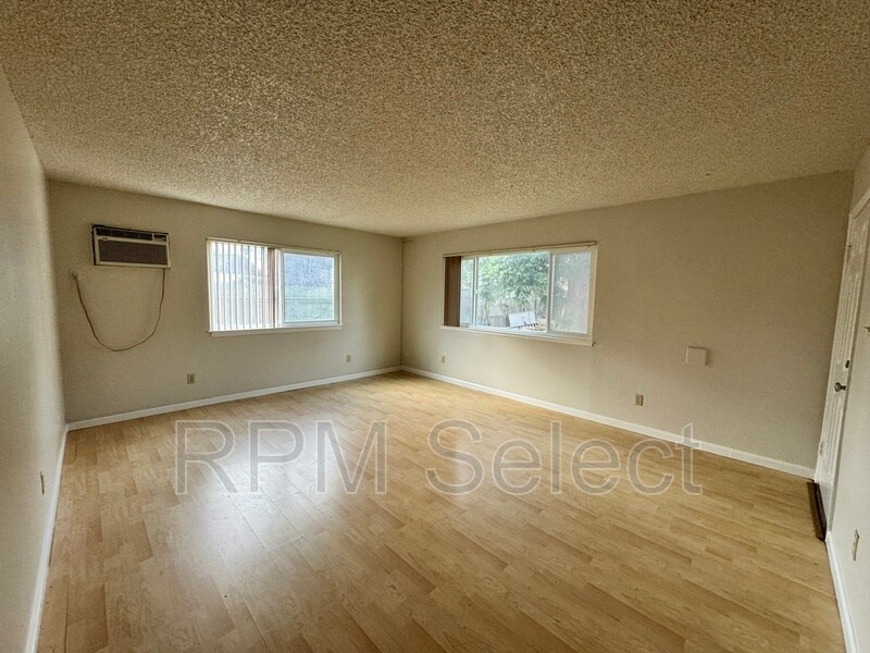 Primary Photo - 4552 Ashcroft Ave
