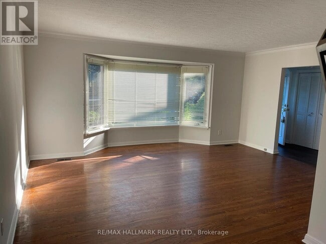 Building Photo - 357 Monica Crescent