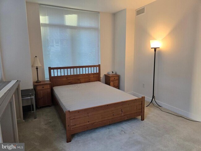 Building Photo - 155 Potomac Passage